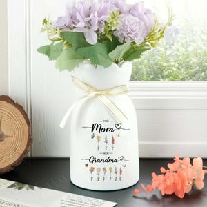 Personalized Birth Flower Vase, Floral Ceramic Vase, Mom Flower Vase, Mother&#39;s Day, First Mom Now Grandma Gift, Birthday Gift