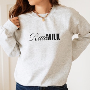 Camiseta de leche cruda, camiseta para granjeros, sudadera para granjeros, camiseta para amantes de las vacas, regalo crujiente para mamá, ropa de cuello redondo de manga larga