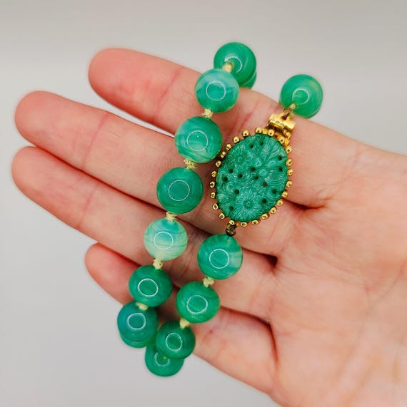 JOMAZ Joseph MAZER Jadeite Bead Carved Gold Tone Choker Necklace