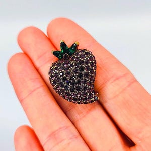JOMAZ Joseph MAZER Ruby Garnet Emerald Rhinestone Strawberry Gold Tone Brooch Pin Vintage Signed