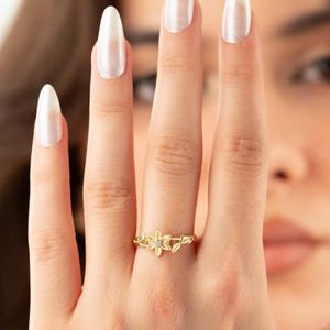 Geburtsblume Ring | 14K Vergoldete Geburtsblume | Solitär Blumenring | Geburtsstein Ring | Zierliche Blumen Ring | Trendige Ringe | Urlaub Geschenk Bild 1