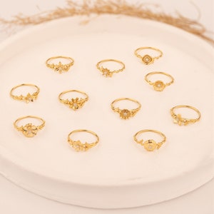 flower ring mother ring gold filled ring dainty ring birth flower ring minimalist ring birth flower birth flower jewelry birthstone ring solitaire ring trendy rings birthflower rings meaningful ring