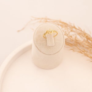 flower ring mother ring gold filled ring dainty ring birth flower ring minimalist ring birth flower birth flower jewelry birthstone ring solitaire ring trendy rings birthflower rings meaningful ring