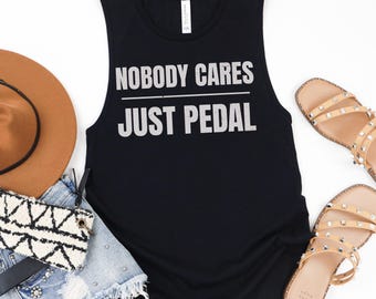 Canotta Just Pedal, stile di vita ciclistico, abbigliamento da bicicletta, motivazione per il ciclismo, regalo per ciclista, regalo per motociclista, attività all'aperto, canotta unisex