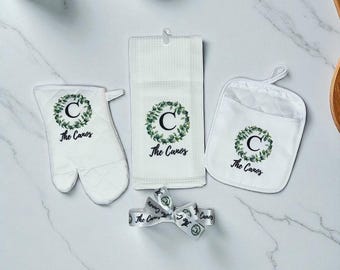 Personalized Kitchen Set with Name and Initial, Custom Oven Mitt, Pot Holder and Towel Gift,  Housewarming, Wedding, Family Gift, Monogram
