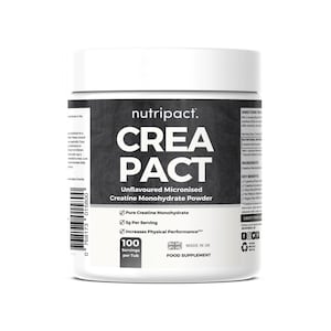 Może przedstawiać: Biały pojemnik z niesmakowanym, mikronizowanym monohydratem kreatyny Nutripact Crea Pact. Etykieta zawiera nazwę produktu, kluczowe korzyści i informuje, że zawiera 100 porcji na tubę. Wyprodukowano w Wielkiej Brytanii.