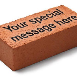 Pavimento conmemorativo de ladrillo rojo grabado a medida - Varios tamaños - Ladrillo grabado con texto y logotipo personalizados - Ladrillo personalizado de 4 x 8 y 8 x 8