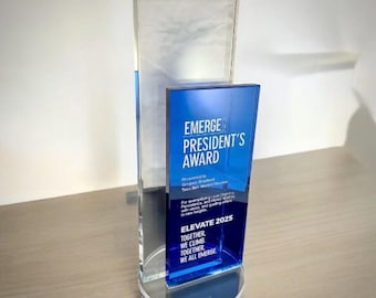 Premio de Cristal Óptico Blue Endeavor - Premio de Cristal Corporativo Personalizado - Grabado Relleno de Plata - Premio Grabado Contemporáneo en Azul y Plata