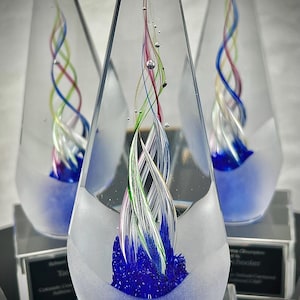 Arrow Shape Clear Blue Art Glass Award, Personalized Artistic Glass Award with Custom Engraved Plate, Engraved Corporate Award, Small Desk