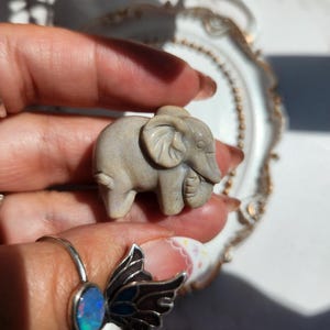 Gorgeous hand carved mini alashan agate elephant, self standing, natural alashan agate 12A
