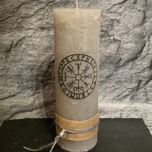 Velas aromáticas rúnicas