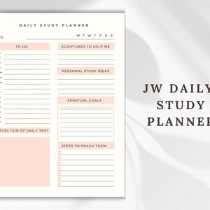 Può includere: Un planner di studio giornaliero stampabile con sezioni per "Da fare", "Scritture per aiutarmi", "Idee di studio personali", "Obiettivi spirituali", "Riflessione sul testo del giorno" e "Passaggi per raggiungerli". Il planner include anche una sezione per i giorni della settimana, da lunedì a domenica.