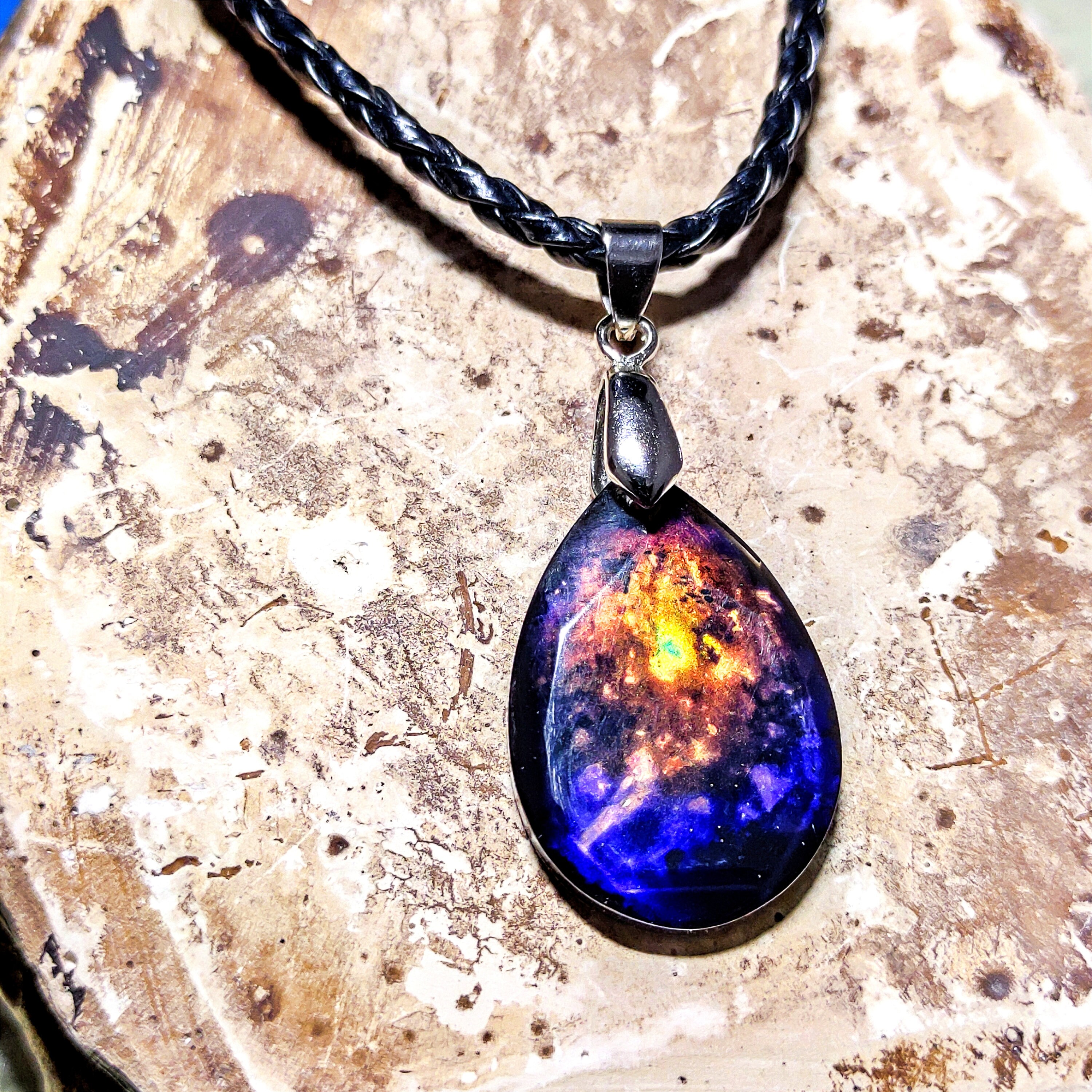 Collar de estado de animo collar que cambia de color piedra del estado de animo que cambia de color cristal de estado de animo nebulosa Etsy Espana