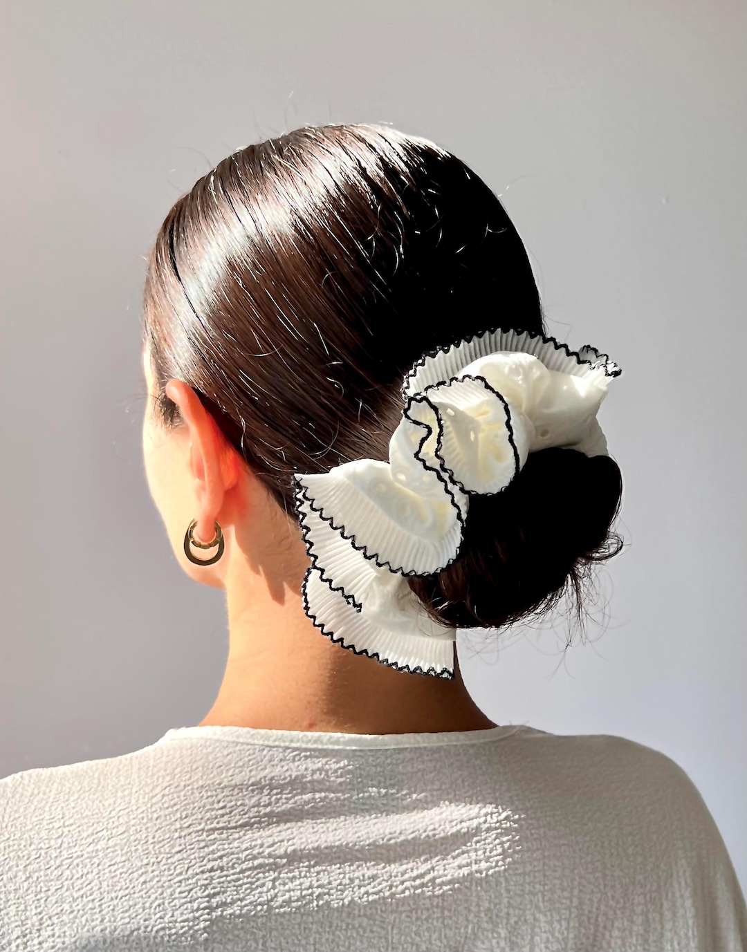 Prada White Big Hair Scrunchie Elastic Tie Fashion Women Casual Formal Accessory Amazon.com : 2 Pcs White Hair Scrunchies Large Hair Ties for  main image 4