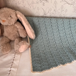 Baby Blanket Crochet Pattern - Digital English PDF download, Size table included, Baby Shower Gift idea - Gift basket