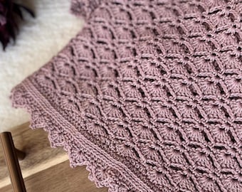 Cozy Crochet Baby Blanket Pattern - English & Dutch pattern - Digital Instant PDF- Customizable size - Make this for a baby box gift basket!