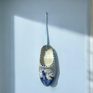 Vintage Handbemalter Keramik Holzschuh Delft Blue Wandbehang c1970's | Verzierung | Holland | Niederlande | Delfts Blauw