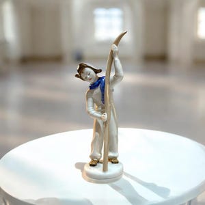 Figura soviética vintage muy rara "Boy Skier" de Stolbov, LFZ Lomonosov 1950s / Ruso / URSS