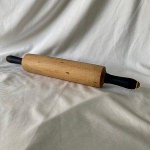 Maple Wood Rolling Pin with Navy/Black Handles, 18&quot; overall, Farmhouse Country Cottage Kitchen Decor