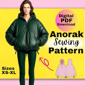 Peut inclure: Une femme porte une veste anorak et un legging vert foncé. L'image est un téléchargement PDF numérique d'un patron de couture anorak, tailles XS-XL. Le texte sur l'image dit "Anorak Sewing Pattern".