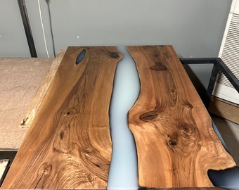 Walnoot Zwarte Epoxy Tafel / Walnoot Houten Eettafel Epoxy / Live Edge Epoxy Rivier Tafel / Epoxy Salontafel / Natuurlijke Walnoot Tafel