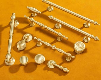 Maniglie multiple per cassetti in oro spazzolato: pomello per mobiletto in ottone massiccio, maniglie a goccia dorate