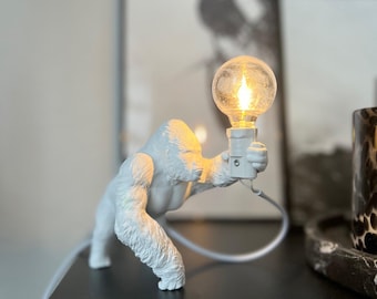 Design Gorilla Lamp White Bedside Table Desk Monkey Table Decoration Living Room Bedroom Resin