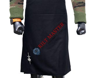 Kilt en laine noire fait main dans le style traditionnel des Highlands écossais