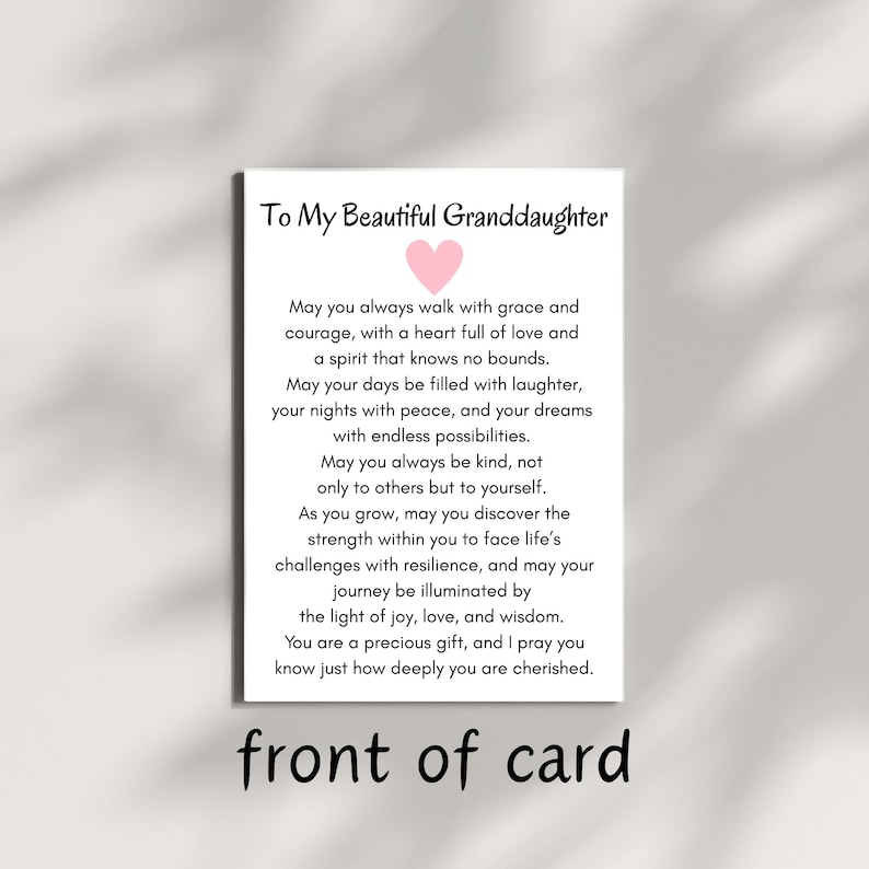 Op de afbeelding: Een witte kaart met de tekst "To My Beautiful Granddaughter" en een roze hart. De kaart bevat een oprecht bericht van liefde, aanmoediging en goede wensen voor een kleindochter. De woorden "front of card" staan onderaan.