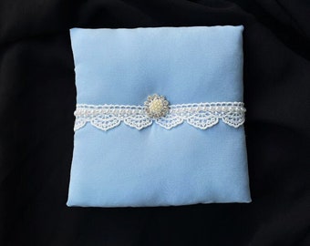 Oreiller élégant de mariage bleu pour la cérémonie, beau coussin avec dentelle pour mariage, oreiller bohème pour bague avec brosse, oreiller orné de perles