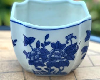 Vintage Blue and White Chinoiserie Planter, Cachepot, Flower Pot