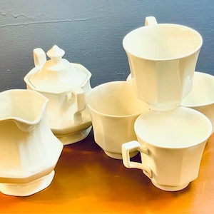 Johnson Brothers Heritage Ironstone Tea Set: Cups, Sugar Bowl & Creamer