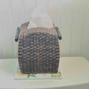 Rattan Square Tissue Box Cover with Bamboo Handle, Bathroom Accessory Vintage Tissue Box Cover  Cottage Farmhouse Home & Living Decor