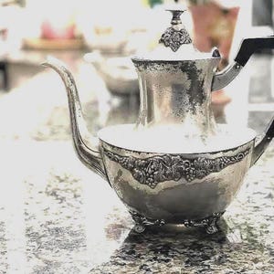 Antique Derby Silver Co #1608 Ornate Engraved Teapot Quadruple Plate Lidded Tea Pot, Coffee/Teapot Serveware