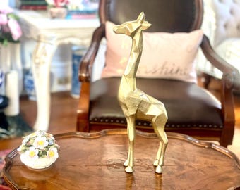 Estatueta de girafa vintage em latão