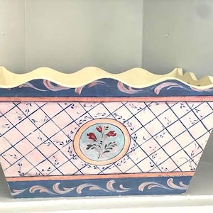 Vintage Wood Rectangular Hand painted Floral Scalloped Trim Bucket