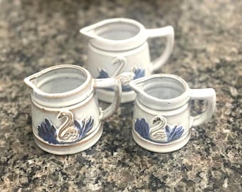 Vintage Swan Decor Stoneware Measuring Cups, Set of 3