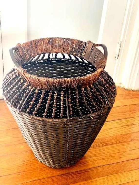 ヴィンテージのラタン製籐バスケット、メタル＆ビーズのアクセント
