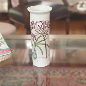 9 'Zoll Portmeirion Botanischer Garten Vase Mexikanische Lilie Amaryllis Reginae und Schmetterlinge Englisch Vase Haus und Wohnakzent Vase