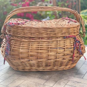 Highlander Picnic Basket  Romantic Wicker Picnic Basket Large Wicker Picnic Hamper Basket Service for 4