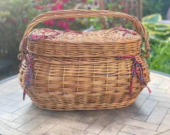 Vintage Highlander Hamper Wicker Picnic Basket:  Accessories Set for 4