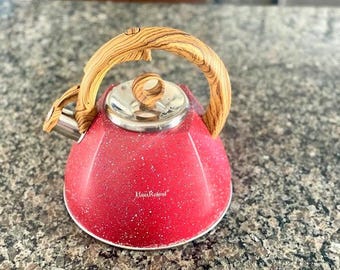 Haus Roland Stainless Steel Teapot, Wooden Shaped, Bakelite Handle and Whistling Lid, 3 Liters - Red Wooden