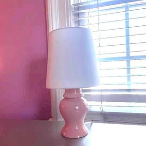 Mid-Century Pink Porcelain Ginger Jar Lamp with Shade: Small Accent Light