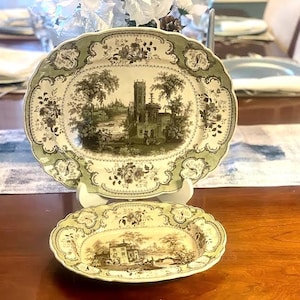 Puede incluir: Un letrero de madera rústica con el texto "Welcome to our home" en letras blancas. El letrero presenta un acabado envejecido y un diseño simple y acogedor, perfecto para la decoración de la entrada.