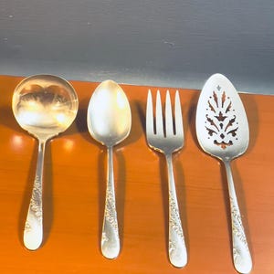 Set of 4 Oneida Tudor Silverplate Serving Silverware Flatware Bridal Wreath Design, Vintage Serving Utensil Kitchen and Dining