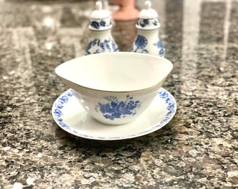 Vintage såsskål med undertallrik: Blå blommig med guldkant serveringskärl