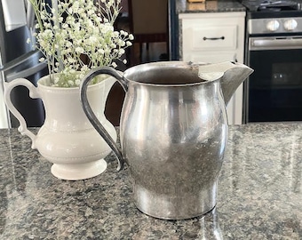 Jarra de água vintage Paul Revere, reprodução clássica, banhada a prata.