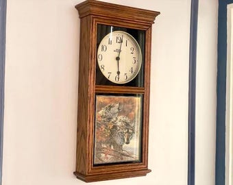 Relógio de parede vintage Wild Wings, em madeira, com lobos na natureza, 61 cm de altura.
