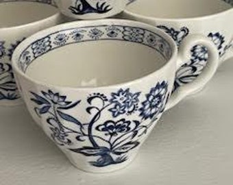 A Set of 4 Cups Classic White Nordic Pattern, Tea Cups Blue and White Vintage England