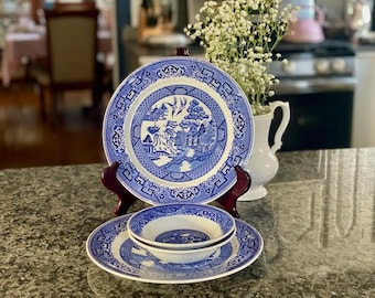 Vajilla vintage Blue Willow, cuencos y plato llano